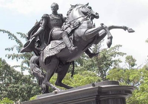 estatua-ecuestre-de-el-libertador-simon-bolivar