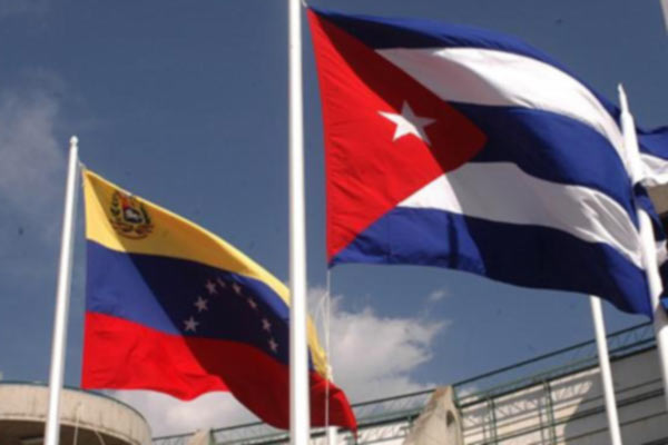 Banderas-de-Cuba-y-Venezuela