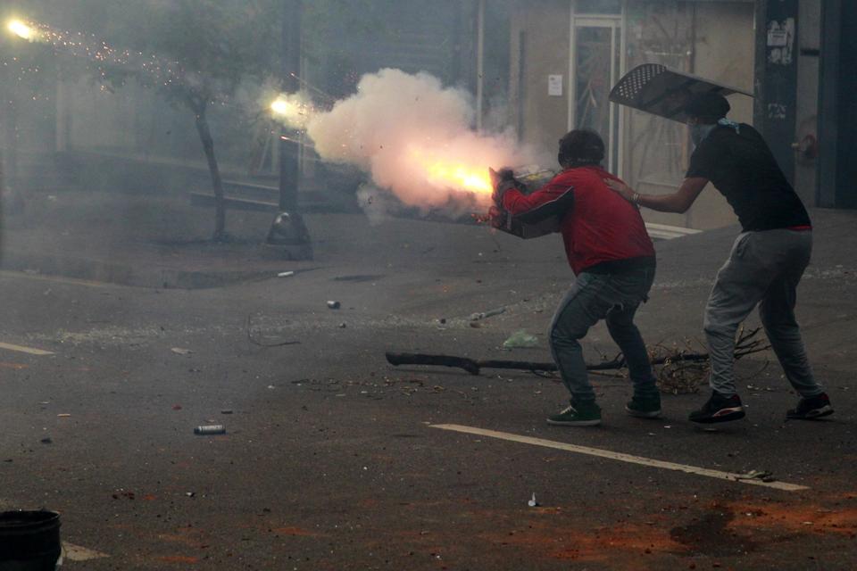 2014-04-17T203813Z_1644558401_GM1EA4I0CQS01_RTRMADP_3_VENEZUELA-PROTESTS-1 (1)