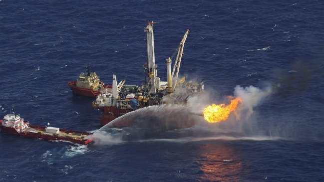 explosion-en-plataforma-petrolera-en-el-golf-21187-jpg_654x469