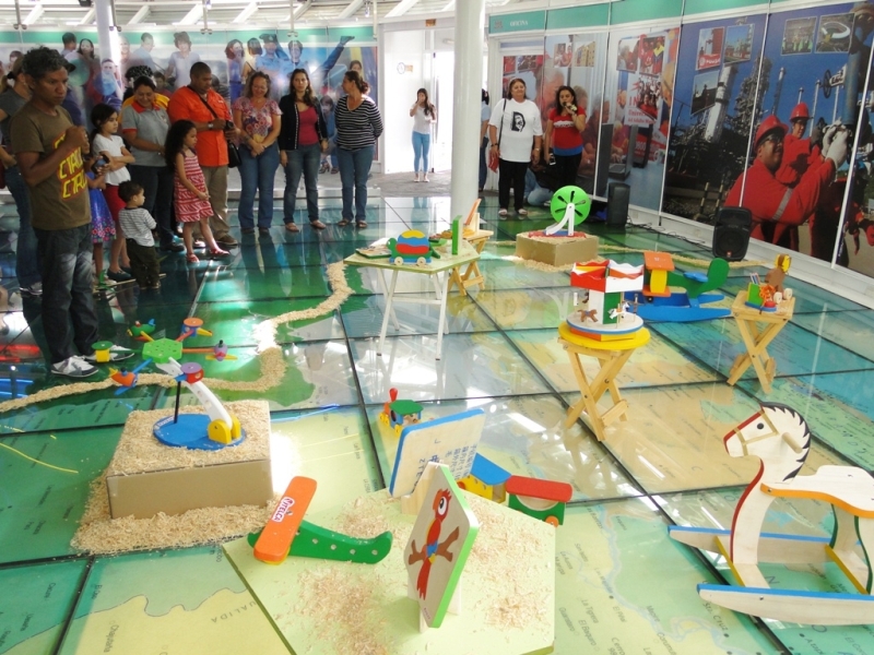Exposición de juguetes Pedro Amaya