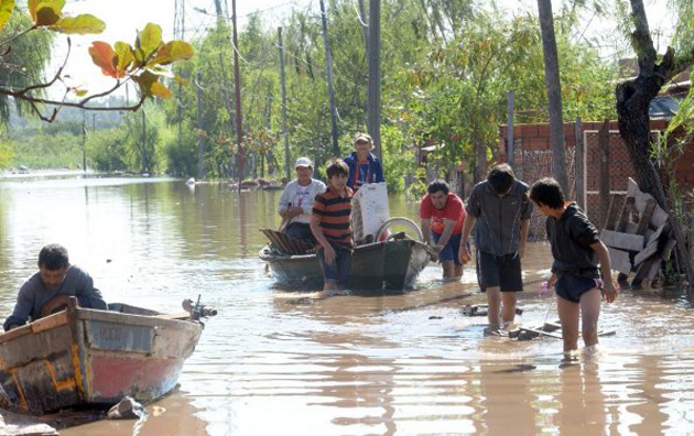 paraguay-inundaciones-evacuados