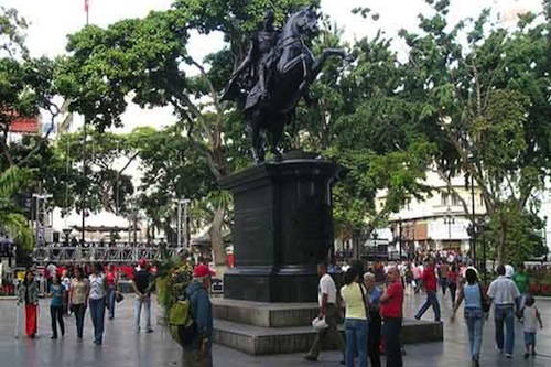 plaza-bolivar-ccs