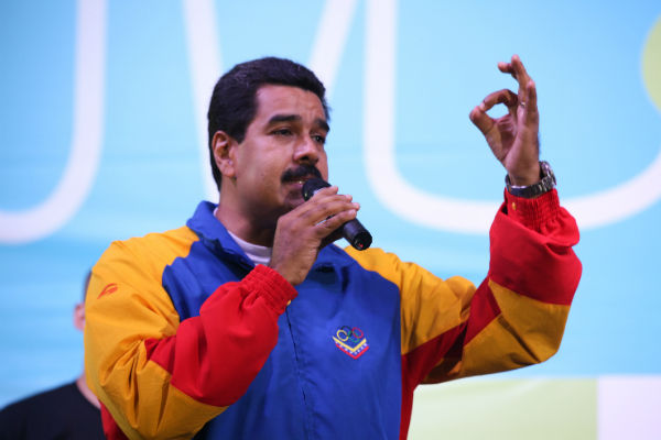Presidente-Maduro-en-acto-con-la-juventud4-1
