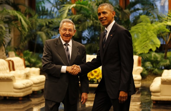 Raúl-y-Obama-en-La-Habana-580x378