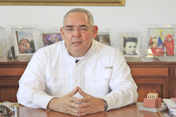 Bolivar_gobernador-Francisco-Rangel-Gomez_ahorro-energetico