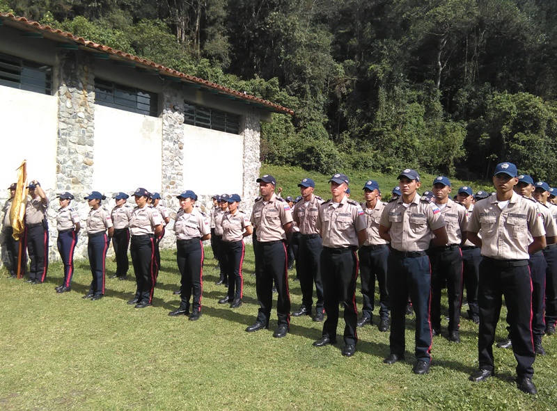 100-oficiales-de-la-PNB-emprendieron-formación-como-Policía-Turística-de-Mérida