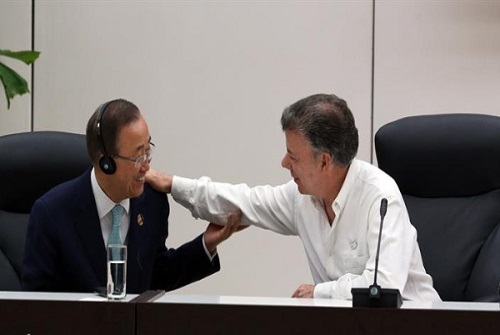 Ban-Ki-moon-junto-a-Juan-Manuel-Santos