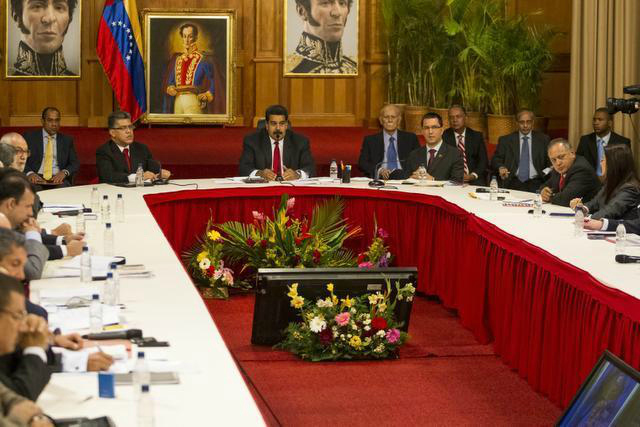 Diálogo-debate-venezuela-gobierno-oposición-maduro-capriles-LUIS-VICENTE-LEON-640