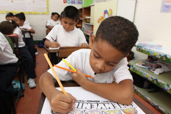 Niños-venezolanos-en-las-escuelas