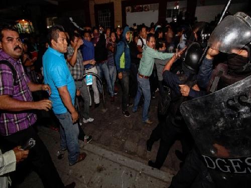 Represión en Oaxaca10