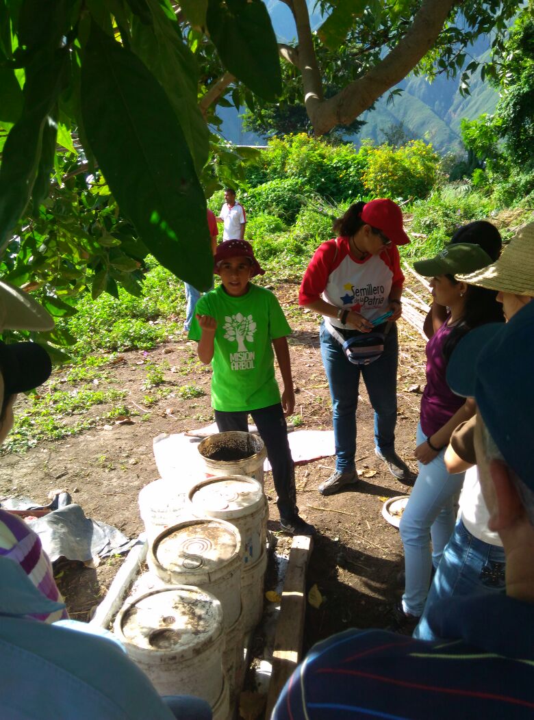 Injuvem fortalece programas productivos educativos y sociales en Mérida