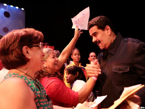 Maduro acto con mujeres venezolanas
