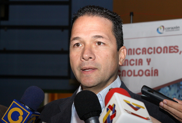 Vicepresidente-de-Economía-CARLOS-FARIAS-