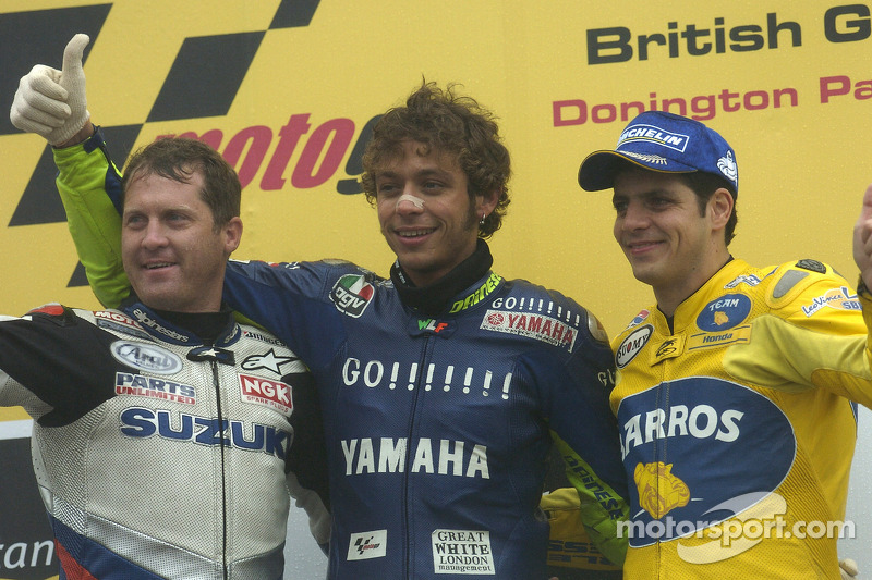 motogp-british-gp-2005-podium-race-winner-valentino-rossi-with-kenny-roberts-and-alex-barr