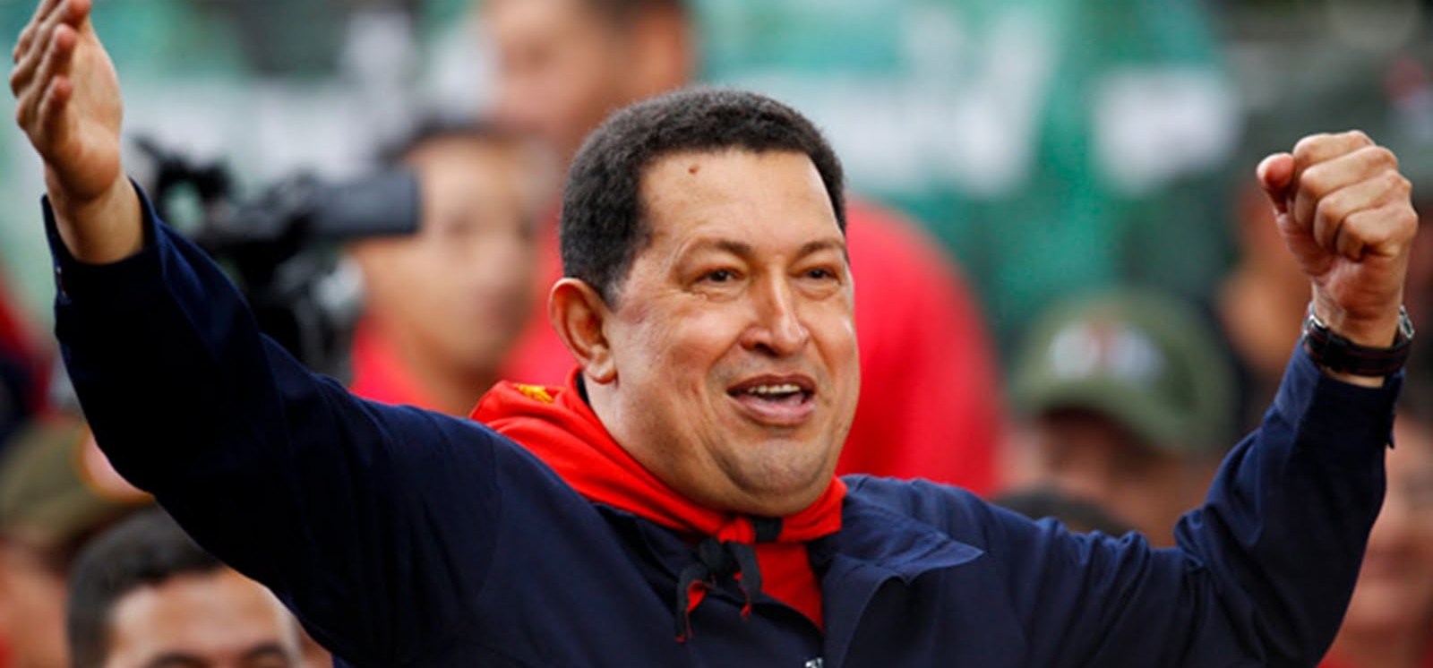 chavez-puño-2