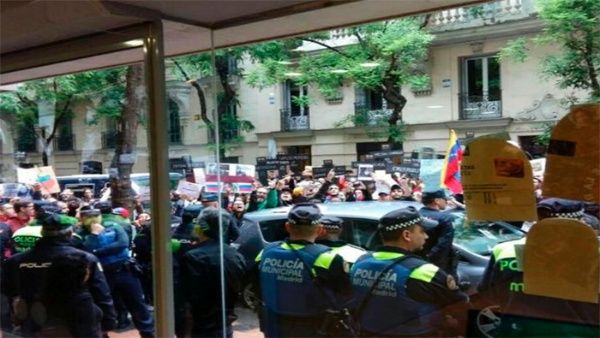 ataque_y_asedio_a_embajada_venezolana_en_madrid
