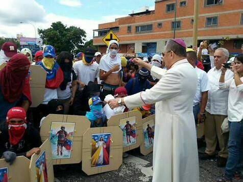 arzobispo_de_barquisimeto_y_guarimberos