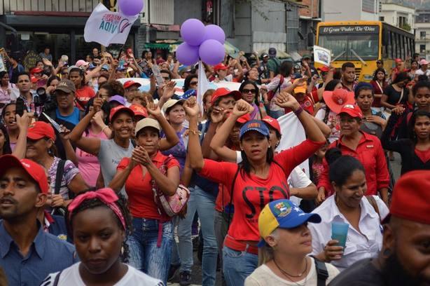 victor-gill-ramirez-VENEZUELA--Mujeres-oficialistas-se-movilizan-en-apoyo-a-la-Constituyente