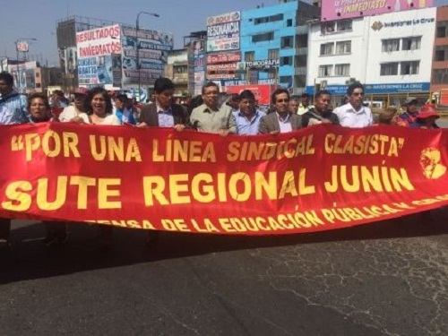 Huelga de docentes peruanos