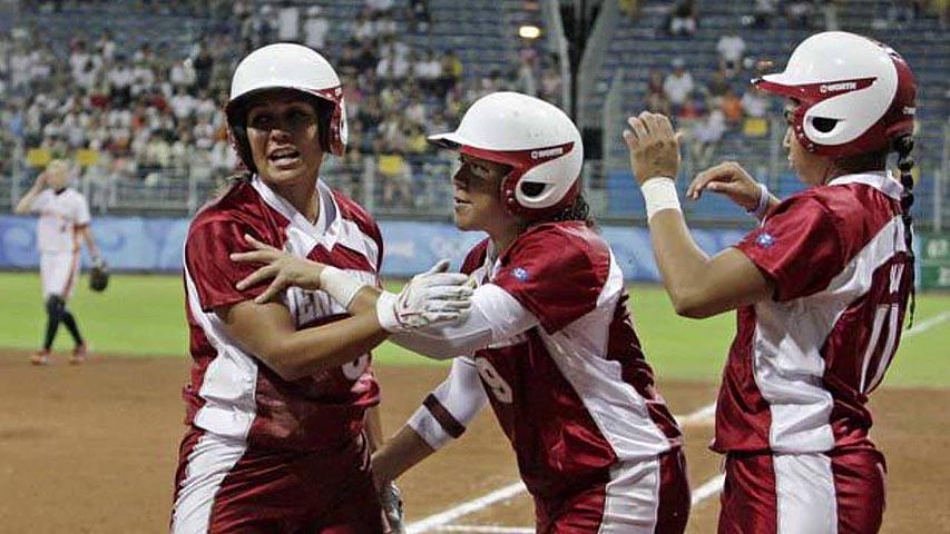 tomas-elias-gonzalez-Venezuela-iniciar--su-andar-en-el-Panamericano-de-Softbol-Femenino