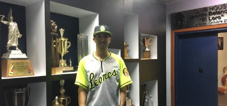 COREY-BAKER-FOTO-PRENSA-LEONES-DEL-CARACAS