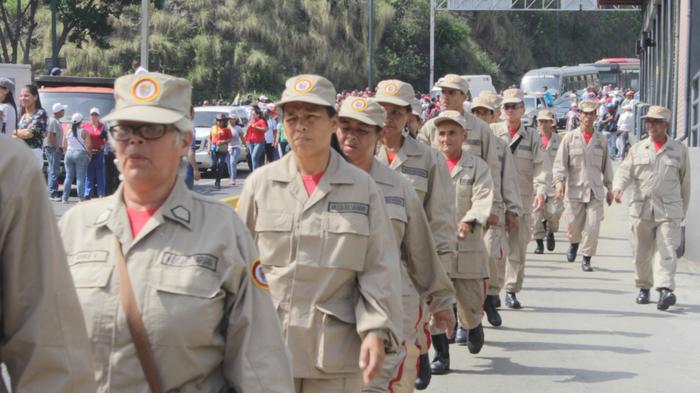 nos-acercamos-a-la-milicias-bolivarianas-creadas-por-nicols-maduro-para-defender-a-venezuela-1492706188