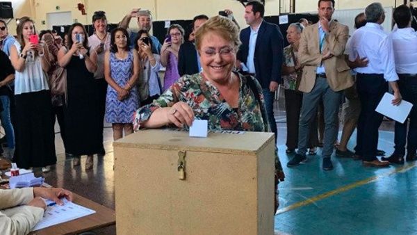 bachelet_vota