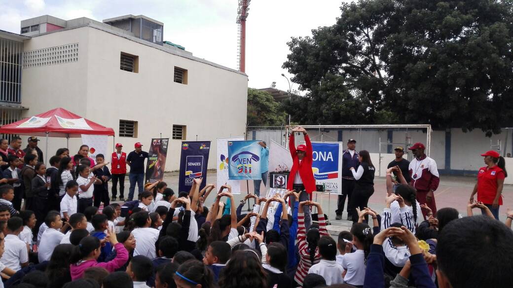 Frente Preventivo abordó a unos 250 estudiantes en la parroquia La Vega (2)