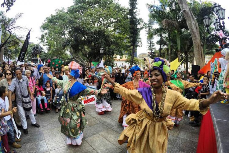 MinMujer - Noticias - 2018-02-10 16_28_36 - Ya iniciaron los carnaval 2018 en Caracas