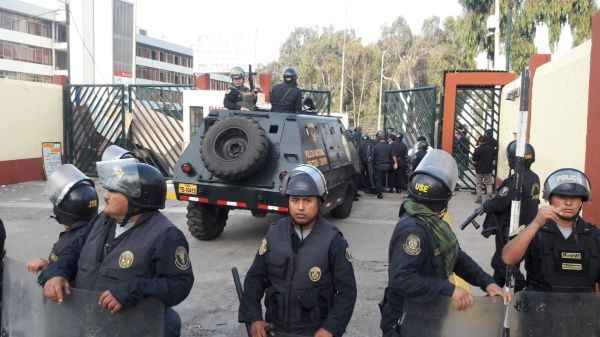 policia_peru_twitter_universidad_intervencion