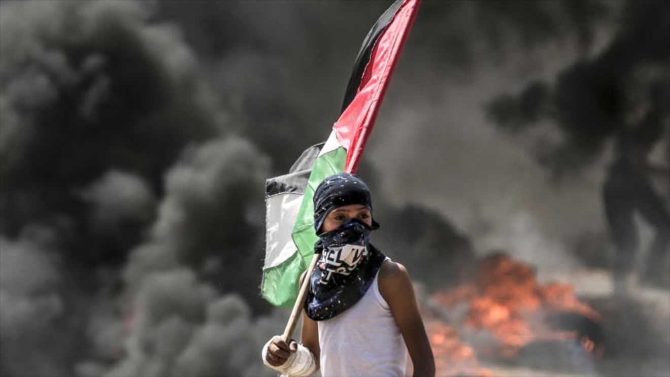 Un-menor-palestino-defiende-el-derecho-a-una-nacion