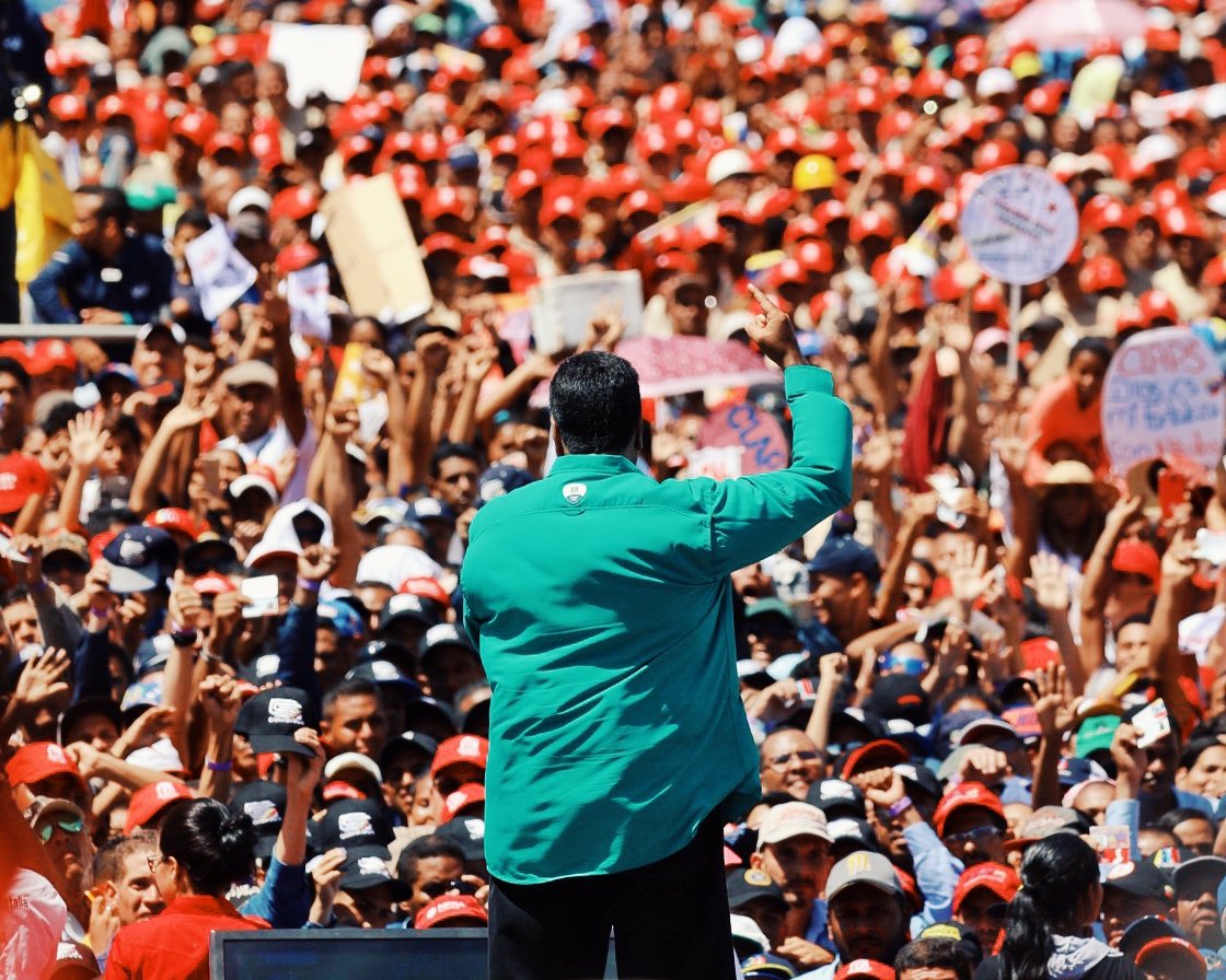 El candidato Nicolás Maduro concluyo su campaña electoral rodeado de pueblo