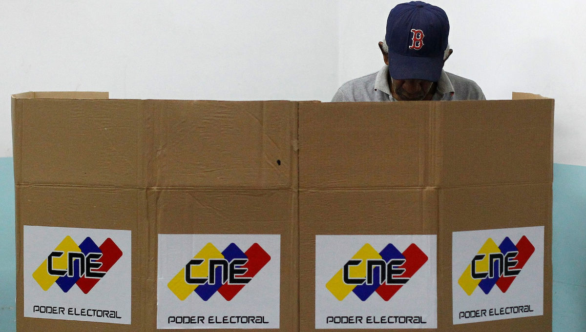 venezolano_votando