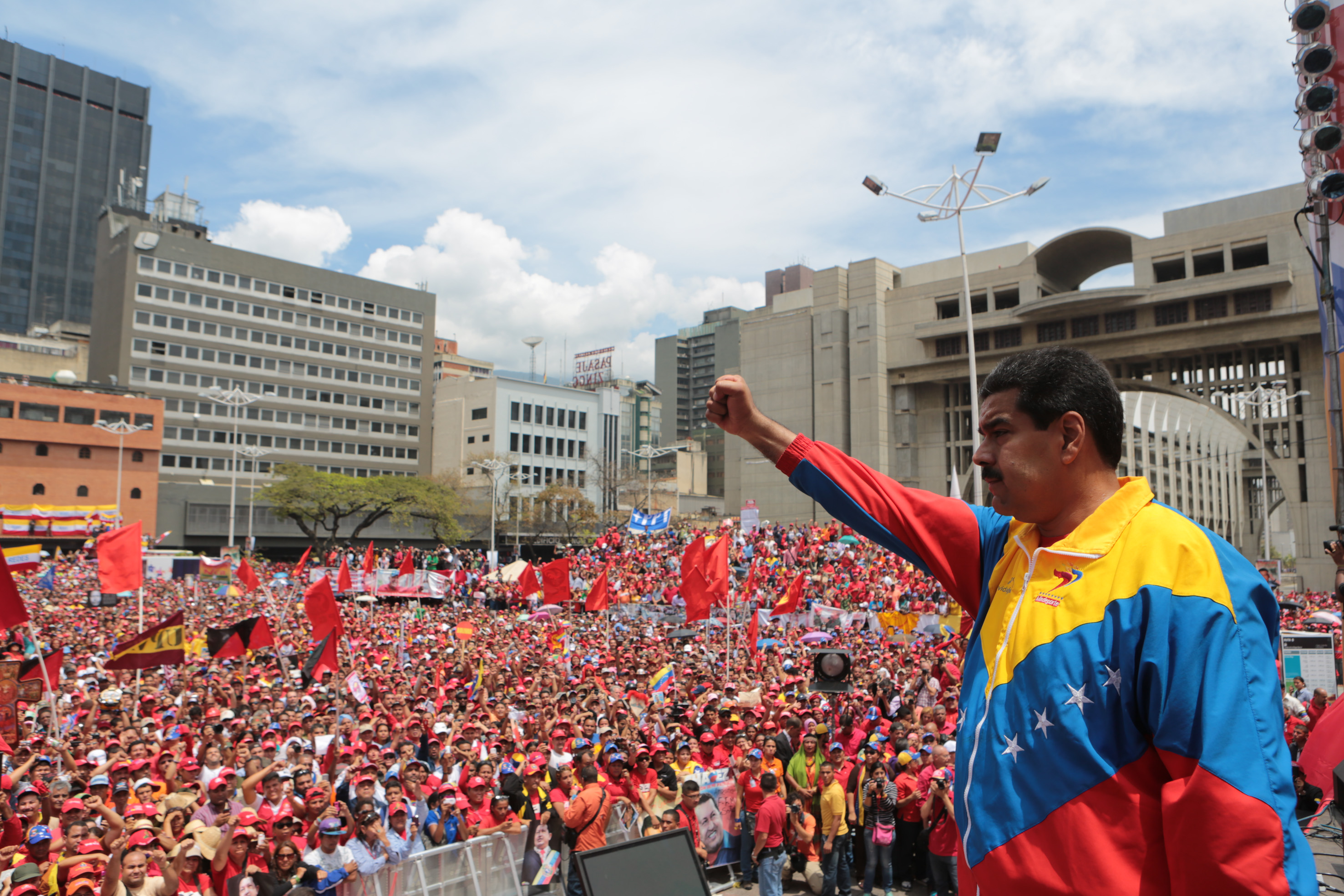 Imagen-Nicolás-Maduro-formaliza-inscripción-de-candidatura-ante-el-CNE1