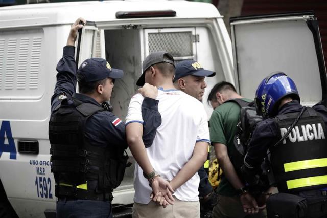 Integrantes-de-una-turba-fueron-detenidos-tras-agredir-a-nicaragüenses-refugiados-en-Costa-Rica