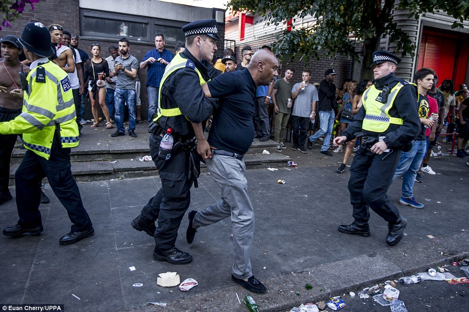 Más-de-400-personas-fueron-detenidas-en-el-famoso-festival-en-la-capital-británica
