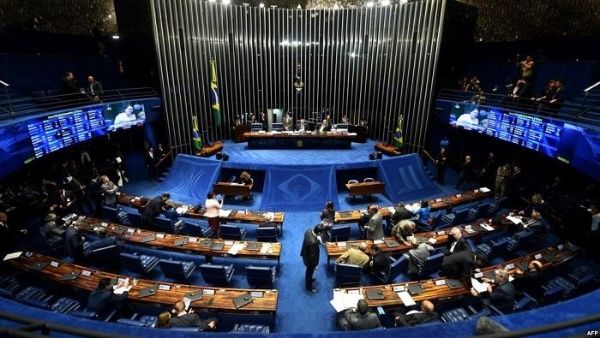 parlamento-de-brasil-compressor