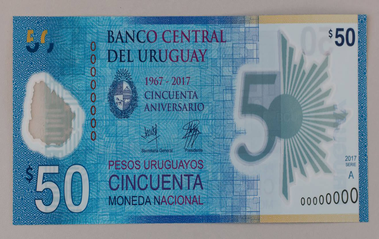 Billtes-de-plastico-Uruguay