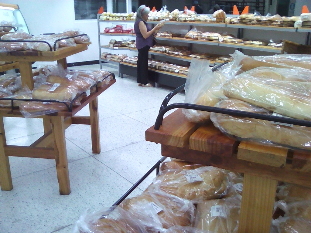 Maracaibo Zol hipermarket aspira incrementar producción diaria de pan