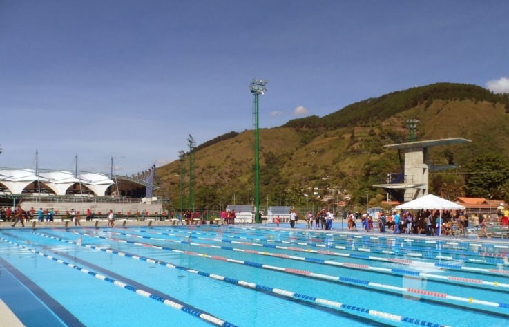 Complejo-de-Piscinas-Cinco-Águilas-Blancas