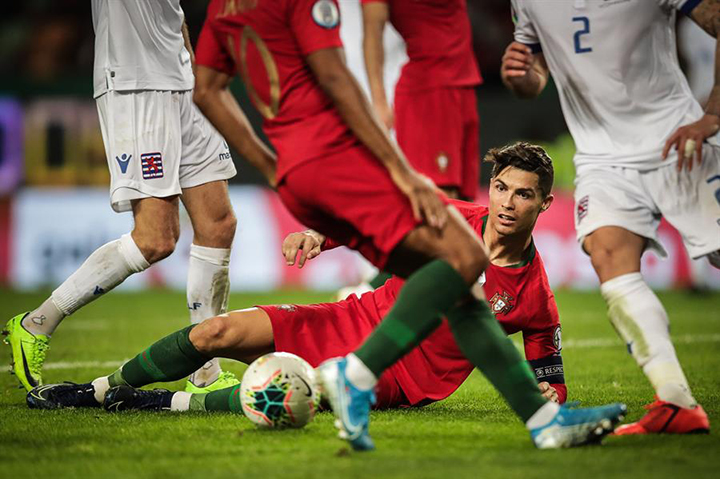Cristiano-Ronaldo-lleva-Portugal-720