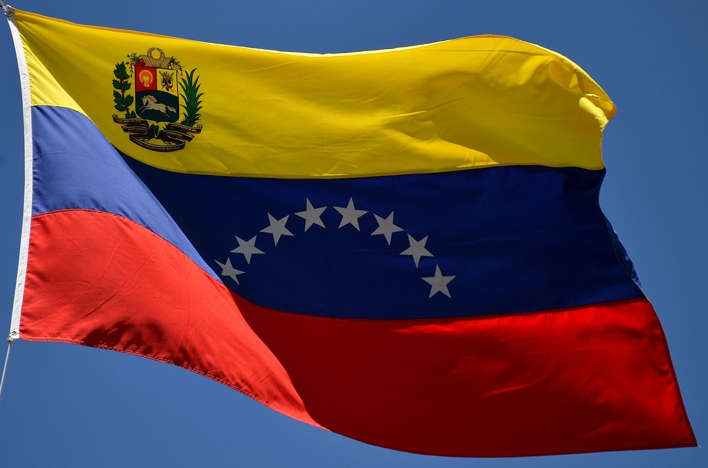 Bandera-de-Venezuela-con-las-8-estrellas