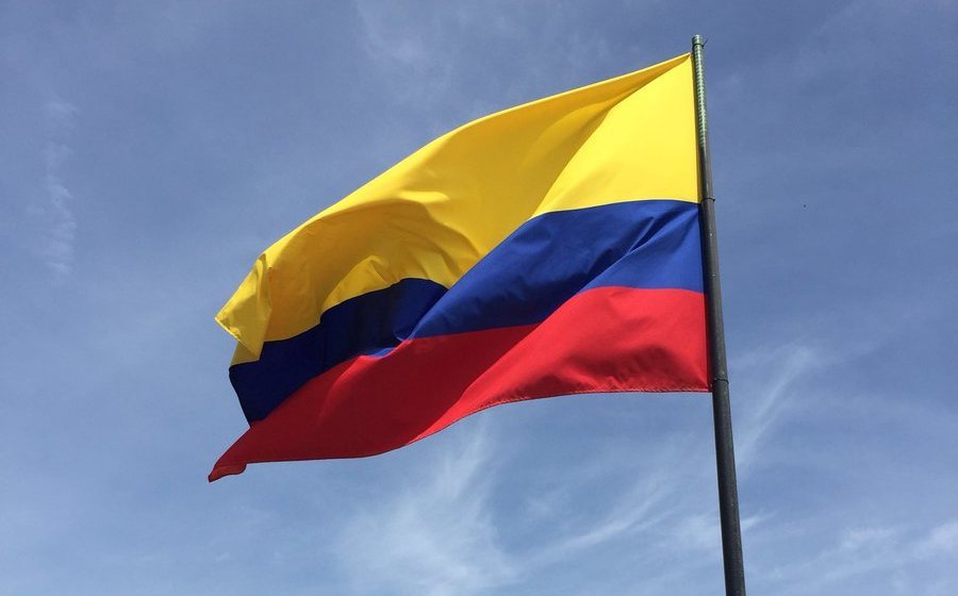 la-bandera-colombiana_0_0_900_560