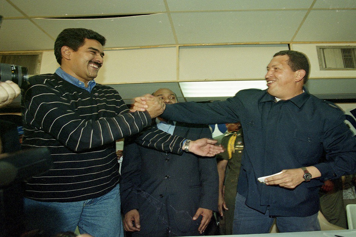 Maduro-y-Chávez-1200-x-800