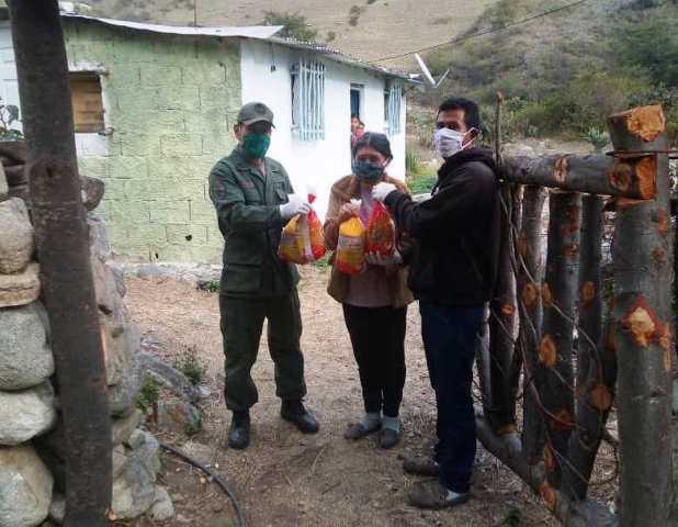 Entrega de proteínas en Rangel - Foto CLAP Mérida