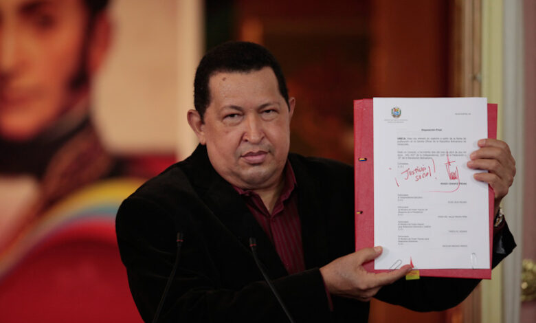 Hace 10 años el Comandante Hugo Chávez firmó la nueva LOTTT