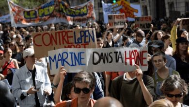 Francia protagoniza intensas jornadas de protesta contra Le Pen y Macron