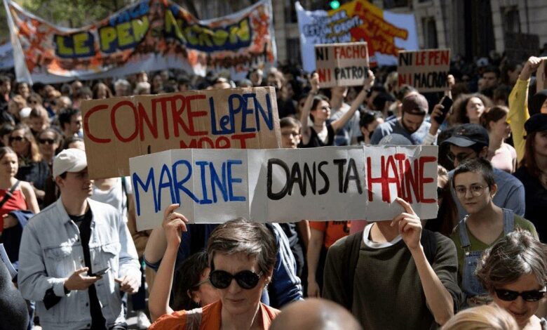 Francia protagoniza intensas jornadas de protesta contra Le Pen y Macron