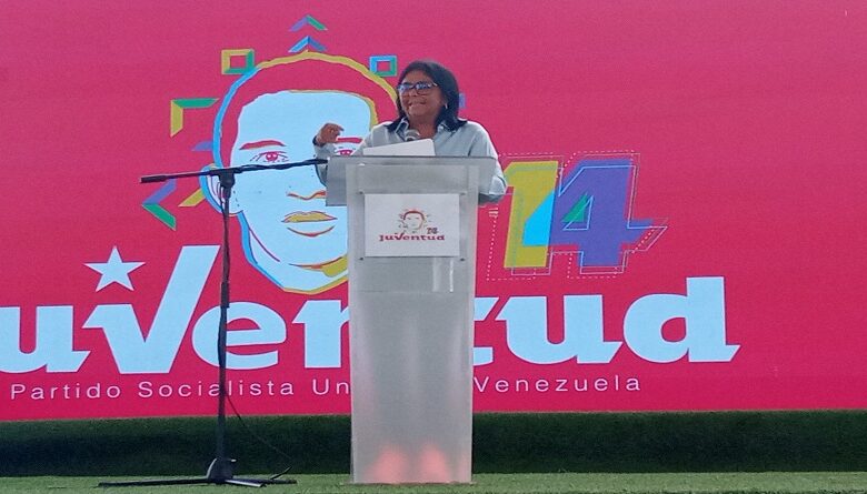 Delcy Rodríguez exhortó a la juventud enaltecer a la Revolución Bolivariana